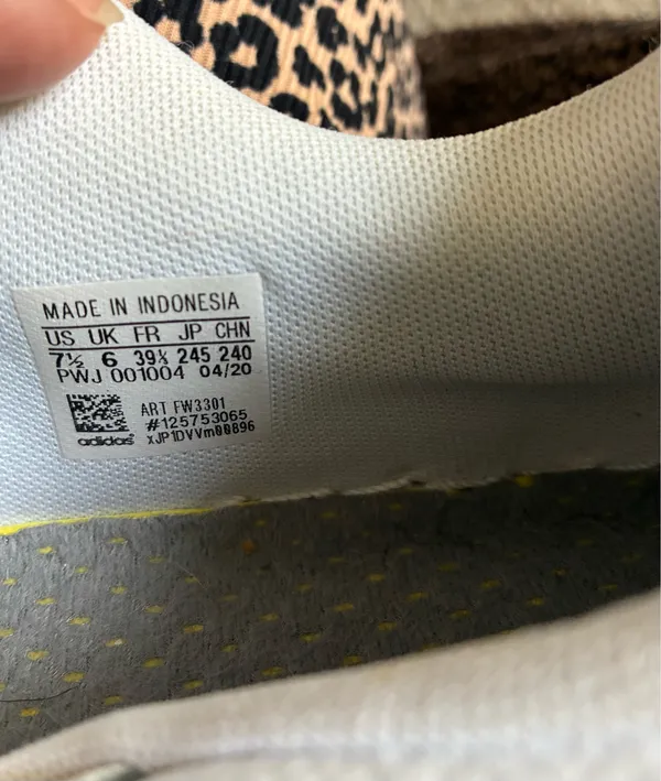 Adidas leather low top tennis shoes - Image 8