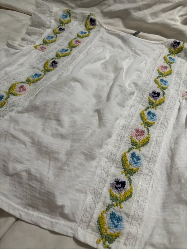 Anthropologie White Embroidered Floral Lace Ruffle Sleeve Blouse Top Size M - Image 7