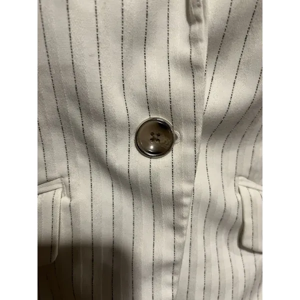 White House Black Market One-Button Blazer in Pinstripe Size 2 Ivory. - Image 8