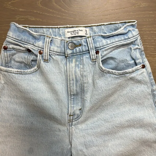 Abercrombie ‘The 90s Straight Ultra High Rise’ Curve Love Jeans size 25L - Image 2