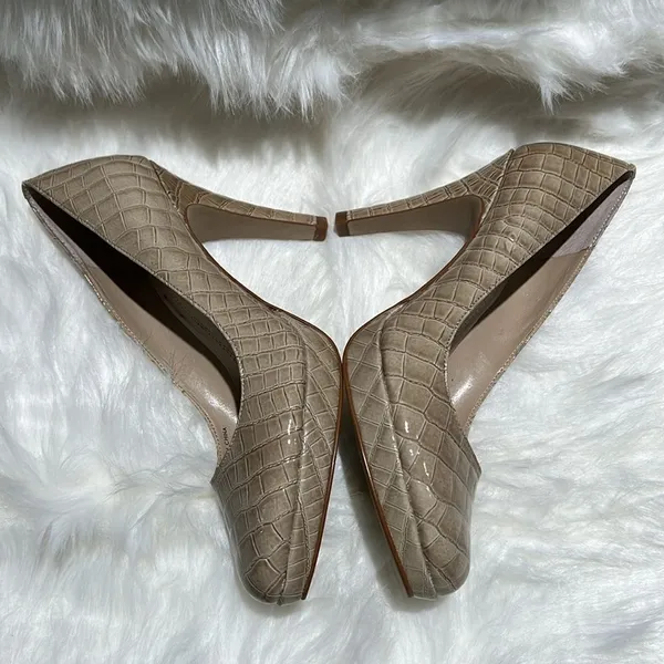 NWOT Ellen‎ Tracy Nude Crocodile Embossed Pump Heels Size 6M. B65 - Image 5