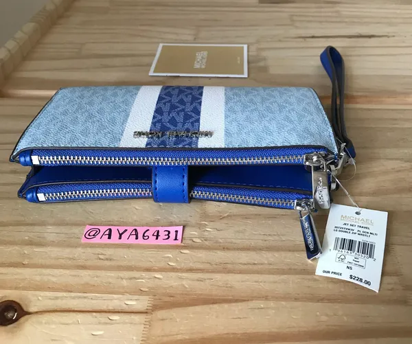 Michael Kors Wallet - Image 4