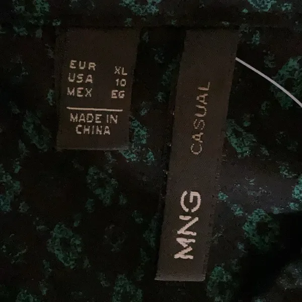 Green and Black Patterned Button-Up Shirt - Image 7
