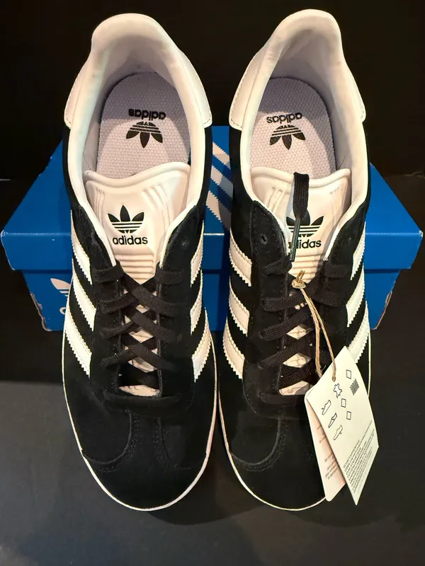 Adidas Gazelle J size 7W/6M - Image 2
