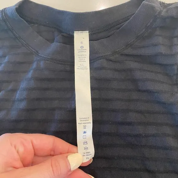 Lululemon‎ Black Tank Top Workout Shirt Size 6 - Image 4