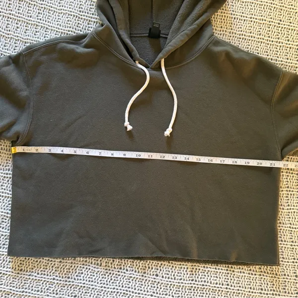 Wild Fable Women’s Olive Army Green Cozy Soft Cotton Cropped Hoodie Size Small - Image 5
