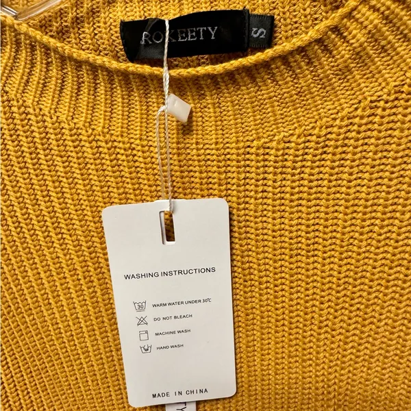 NWT Chunky Mustard Yellow‎ Crew Neck Knit Sweater Sz Small - Image 3