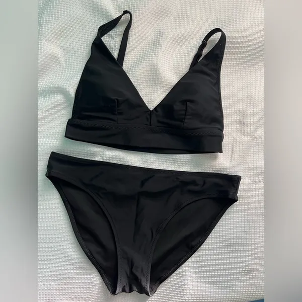 Aerie Black Triangle Bikini Set S/M Flattering Fall Break - Image 3