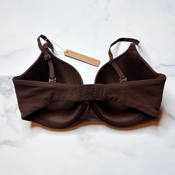NWT Skims Fits Everybody T-Shirt Bra - Image 3