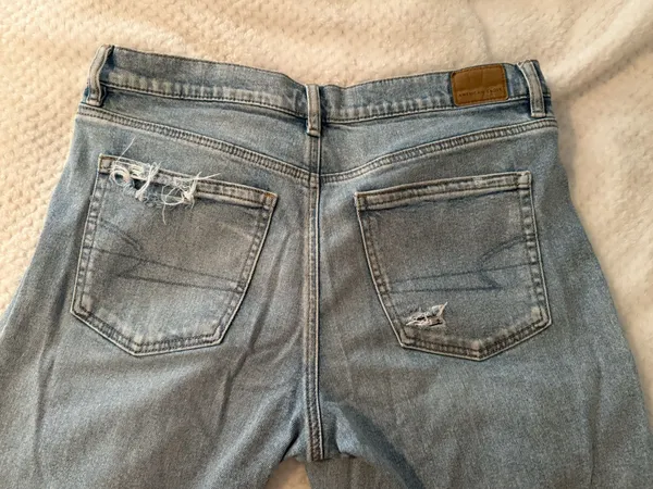 American Eagle Strigid Mom Jeans Ripped - Image 7