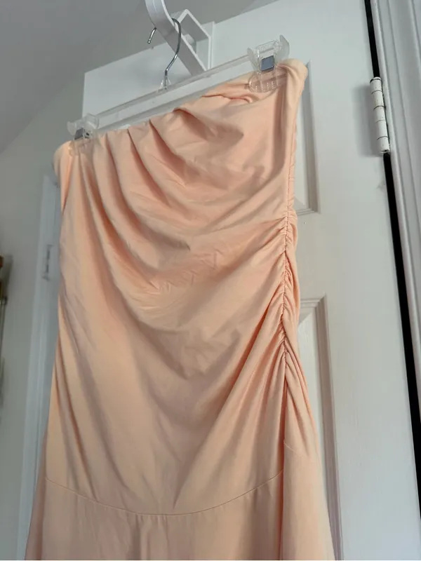 Abercrombie & Fitch Strapless Ruched Mini Dress NWT Medium Built In Shorts Peach - Image 8