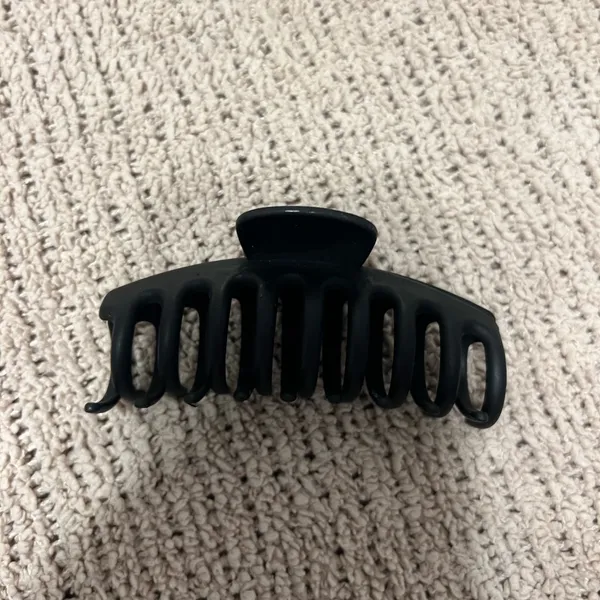 Matte Black Jaw Clip Hair Claw - Large - Image 2