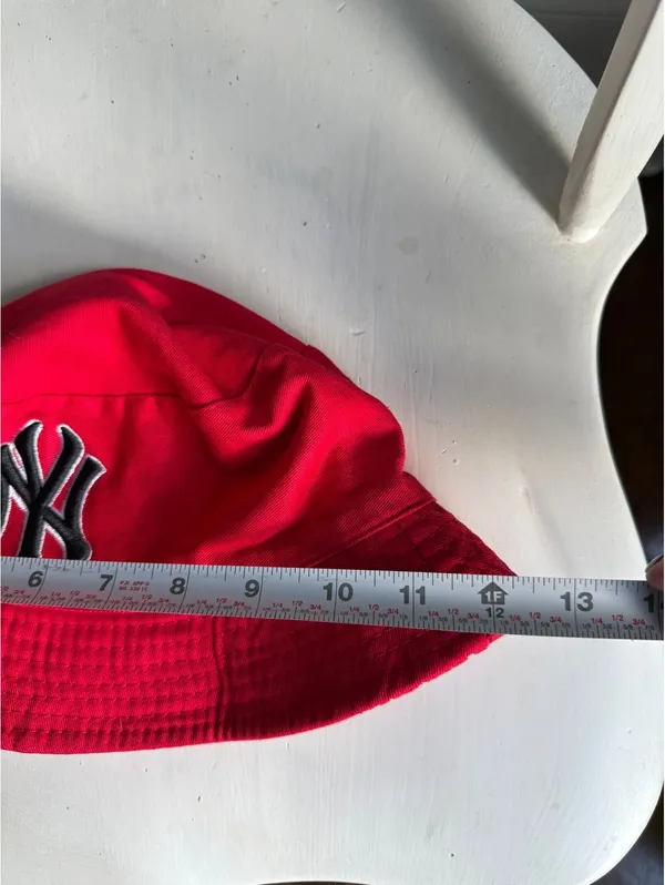 Reversible New York Yankees Red Bucket Hat - Image 7