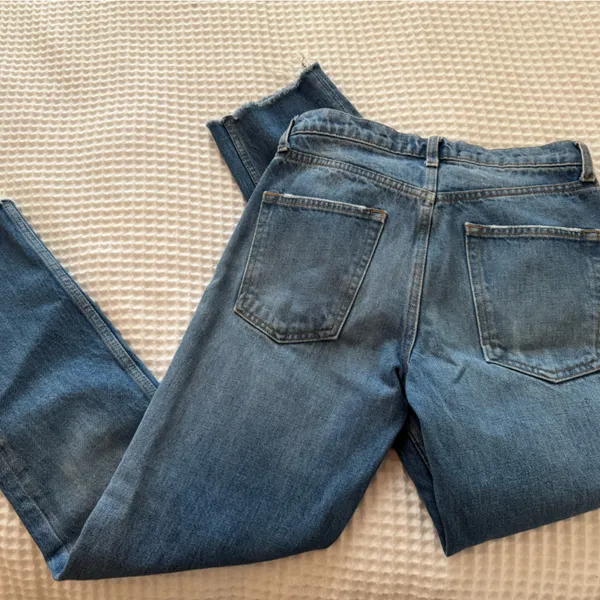 Free People Medium Wash Skinny Jeans with rips - Image 4