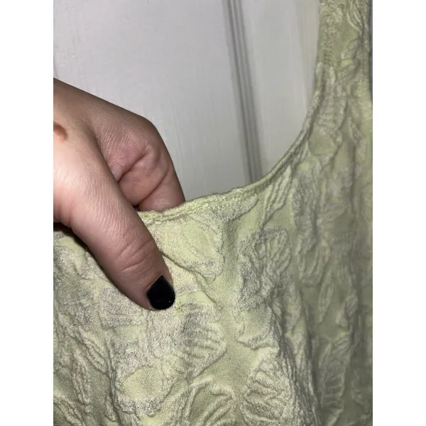 Anthropologie Light Green Hannah Seamless Textured Crop Tank S/M Floral - Image 6