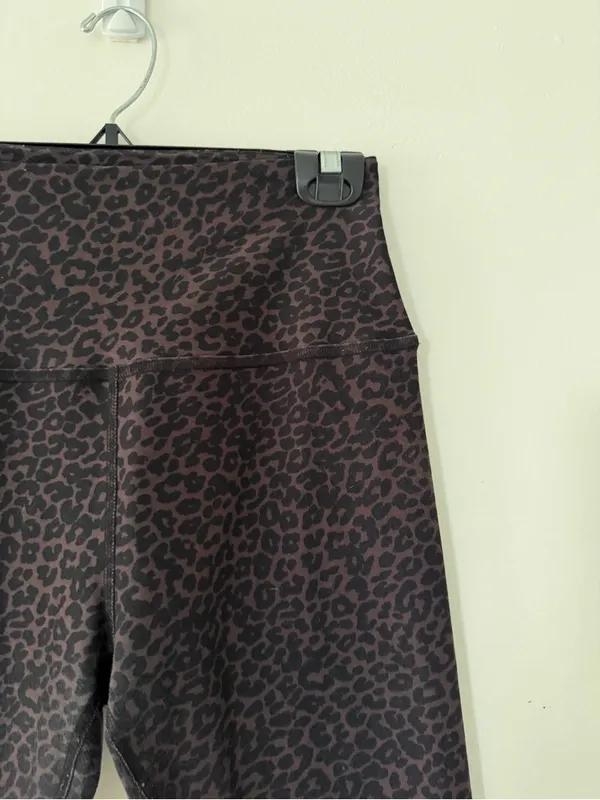 Beyond Yoga SoftMark High Waisted Midi Leggings in Espresso Leopard Size Large - Image 8