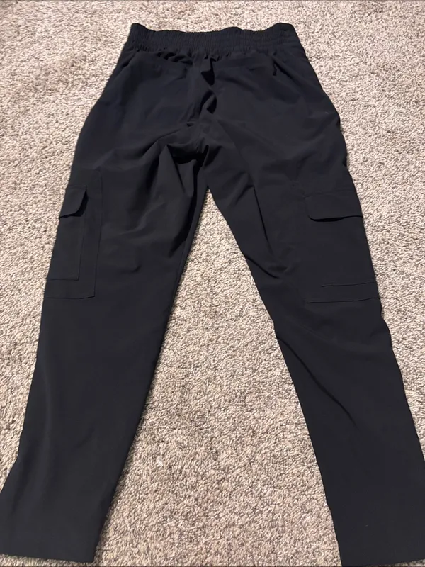 Athleta Chelsea Cargo Lined Pant size 4 petite - Image 3