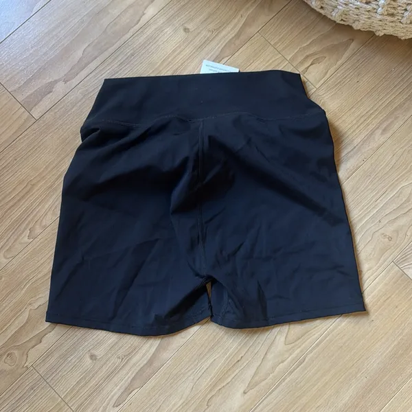 Sleek Black Women's Bike Shorts - Image 3