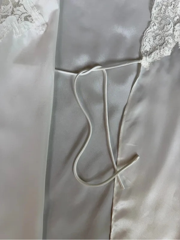 Vintage Victoria’s Secret Ivory Satin Lace Bridal Robe O/S 90s - Image 9