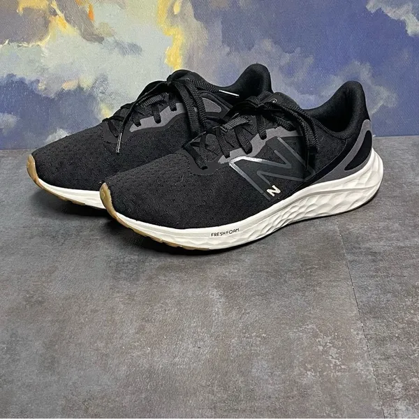 New Balance Fresh Foam Arishi V4 Women's Black Running Shoes Size 8.5B - Image 3