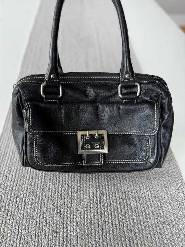 Vintage Y2K Wilson’s Leather Black Leather Purse with Oversized Silver Buckle - Image 2