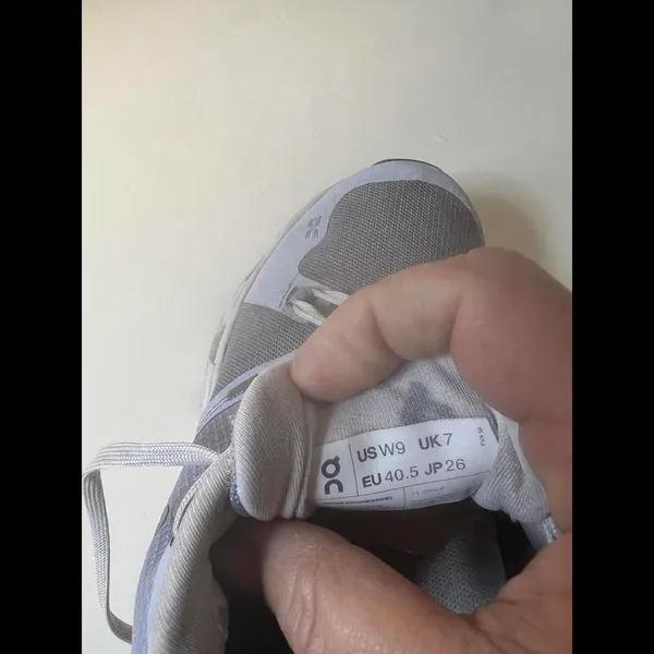 On Cloud Running Shoes - Gray/Blue size 9 - Image 6