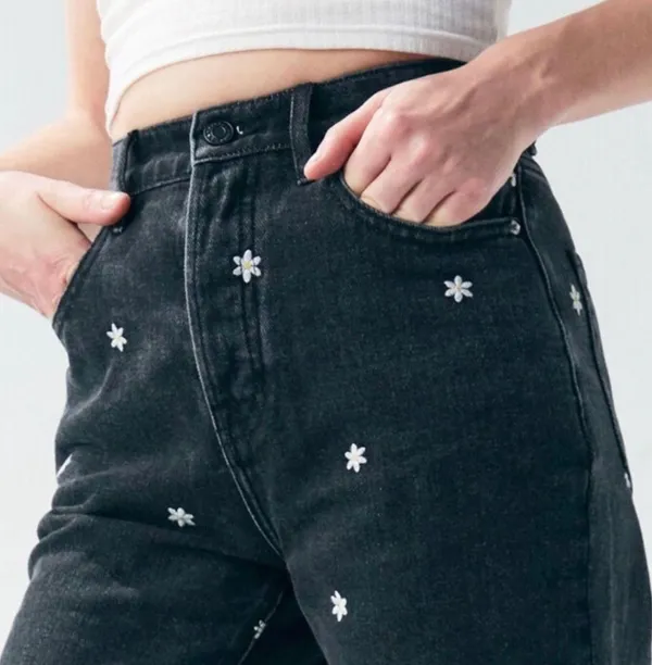 PacSun Black White Daisy Embroidered High Raise Straight Jeans - Image 3