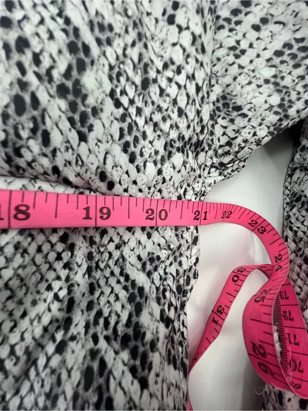 Varley‎ Highland Puffer Jacket snakeskin sz XS - Image 9
