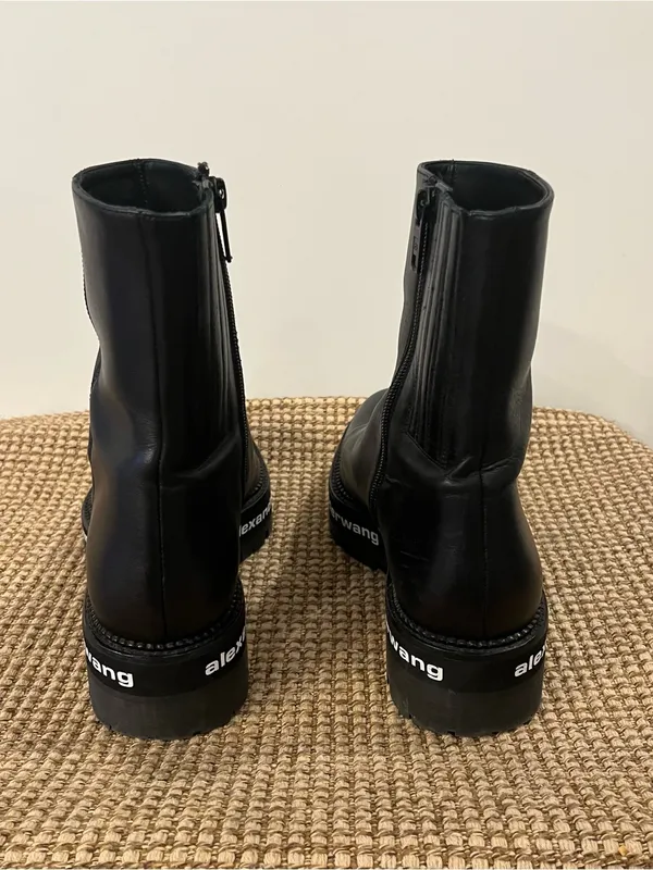Alexander Wang Sanford Black Chelsea Ankle Boots Lug Logo Platform Size 8 - Image 4