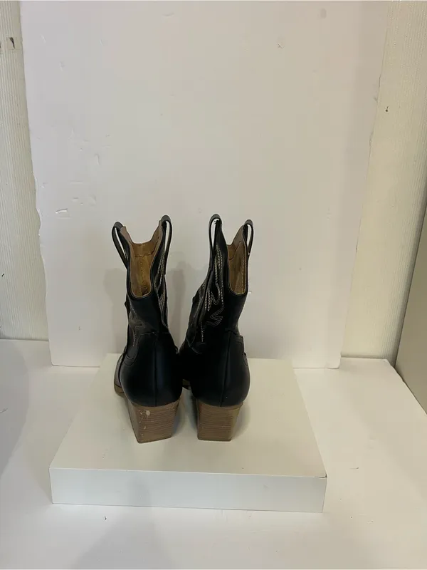 Soda Black Pointed Western Ankle Boots - Image 5