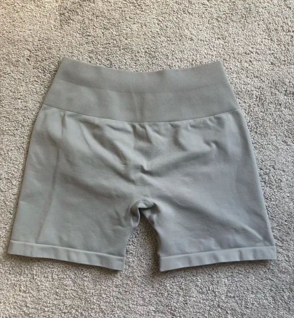 Aurola Scrunch Shorts Amazon - Image 2