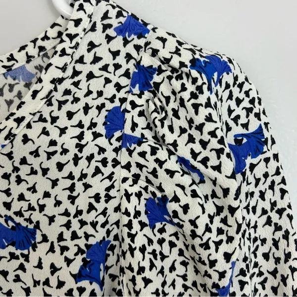 MAJE Lensam Floral Leaf Blue/White V-neck Short Puff Shoulder Blouse Size Small - Image 11