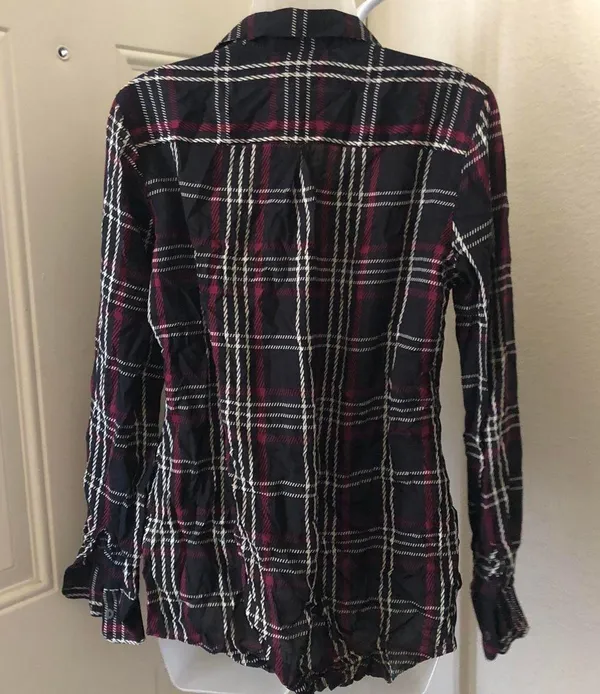 Foxcroft Black red plaid button-up shirt office siren core long sleeve #goth #grunge #Whimsygoth Measurements in pics - Image 2