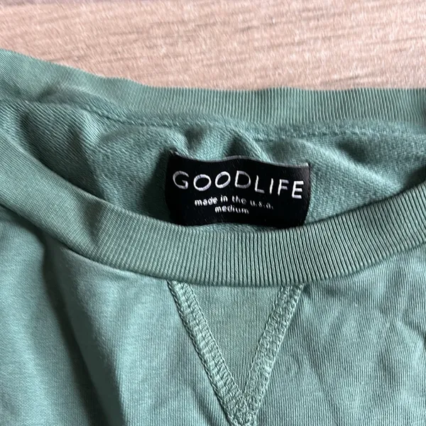 Good life light weight pullover Size M - Image 2