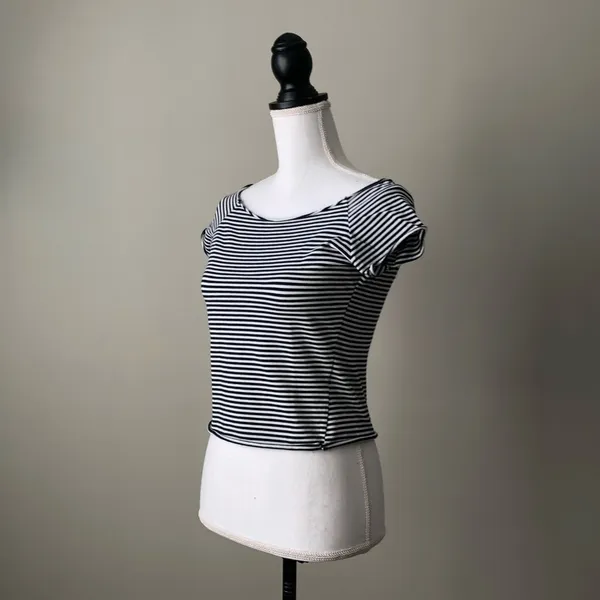 BRANDY MELVILLE | Nautical Stripe Raw Hem Crop Top - Image 4