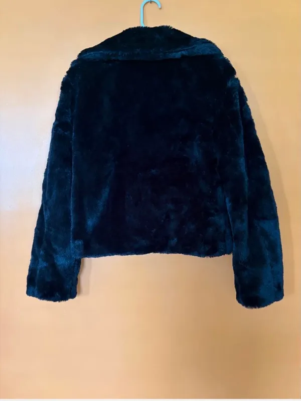 C&C California black faux fur cropped jacket in XS. - Image 4