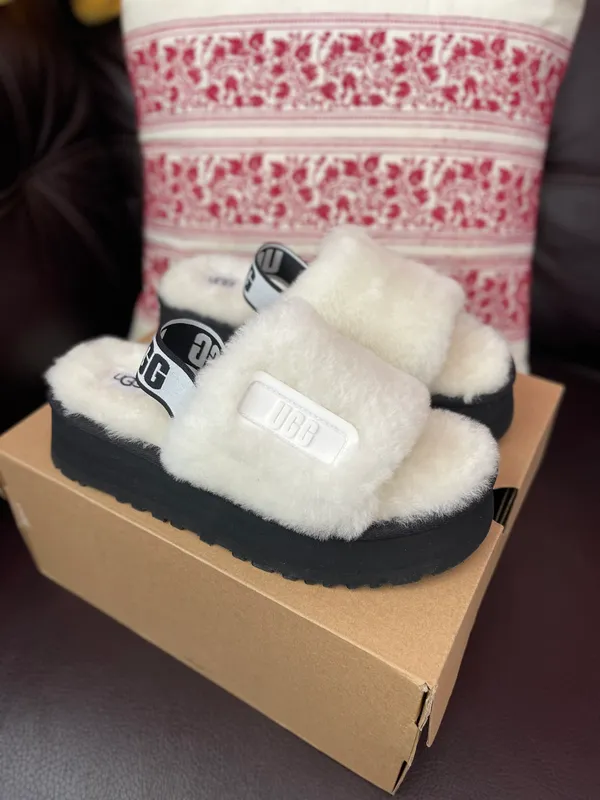 UGG Brand new Women's Disco Slide size 7 - Image 4