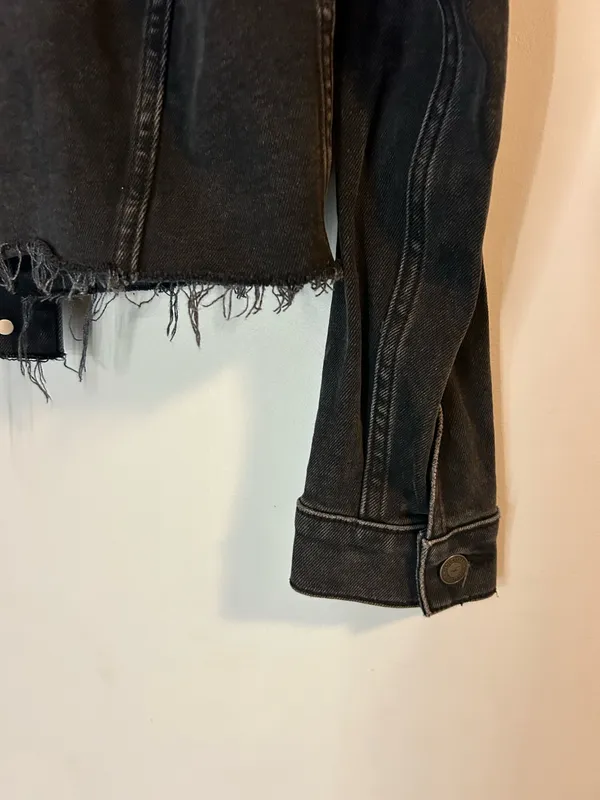 Black Cropped Hollister Jean Jacket - Image 5
