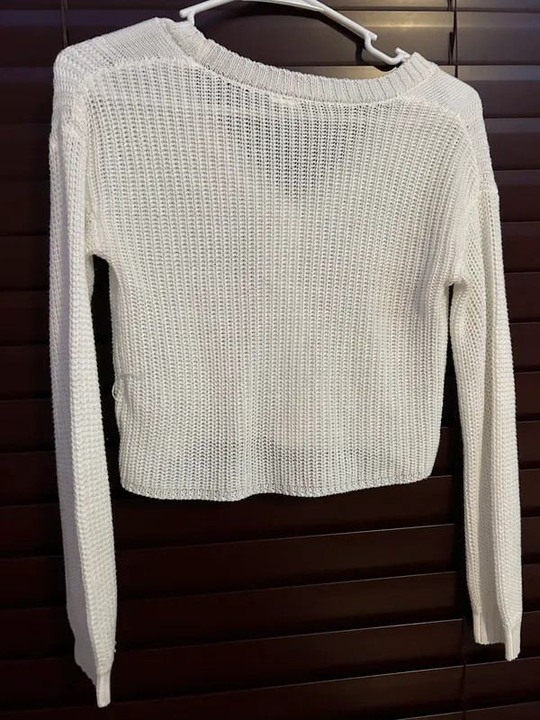 white sweater Size M - Image 2