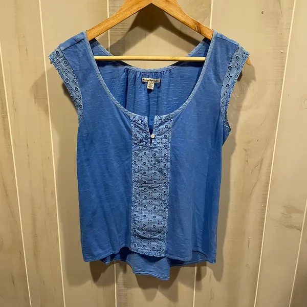 Cute American Eagle washed blue eyelet sleeveless scoop neck cotton festival top - Image 7