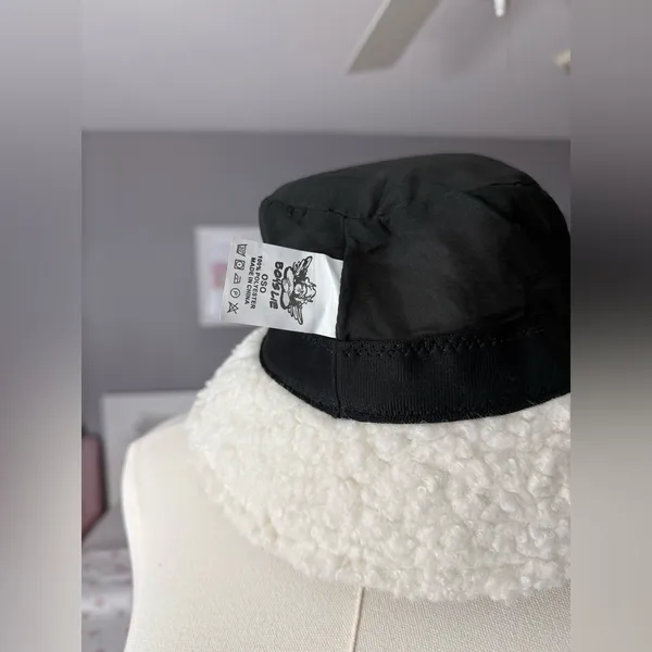 White Sherpa Bucket Hat with Embroidered Design - Image 3