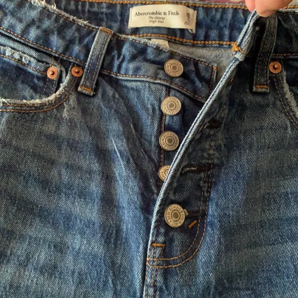 Abercrombie curve love - Image 3