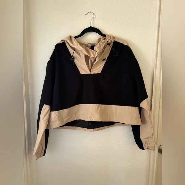 Sweaty Betty Norse Sherpa Pullover Size 12 - Image 2