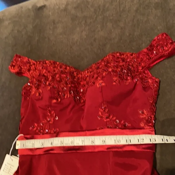 Women’s Deep Red Full Length Prom Party Formal Dress with Small Train Size 4 NWT - Image 8