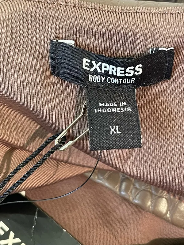 Express NWT Body Contour Croc Faux Leather Square Neck Cropped Tank‎ Top Size XL - Image 5