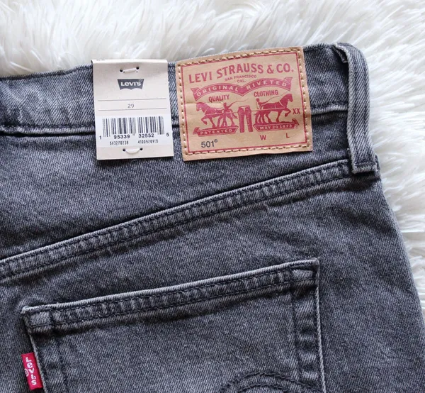 Levi's 501 Shorts - Image 4