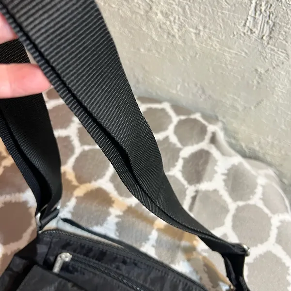 Baggallini Black Crossbody Bag with Adjustable Strap and Zipper Closure - Image 5
