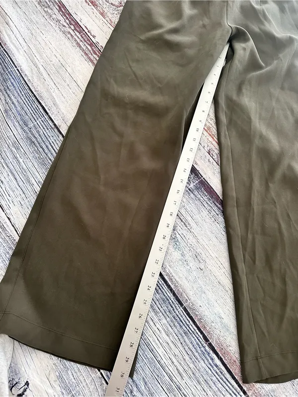 Lululemon Pleated Wide Leg Noir Pant in Dark Olive Green - Image 8