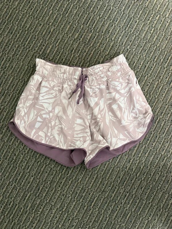Lululemon Choose A Side Shorts - Image 3