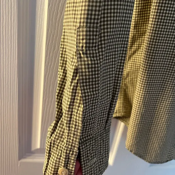 Abercrombie & Fitch women’s green plain buttoned down shirt - Image 3